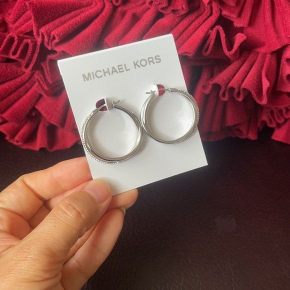 Michael kors CROSSOVER PAVE CRYSTAL sliver tone HOOPS NWT - Picture 5 of 5